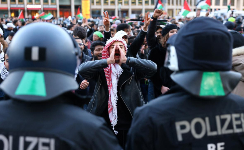 В Германии пригрозили депортировать из страны всех сторонников ХАМАС