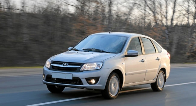АвтоВАЗ увеличит производство самых дешевых Lada Granta за 700 тыс. рублей