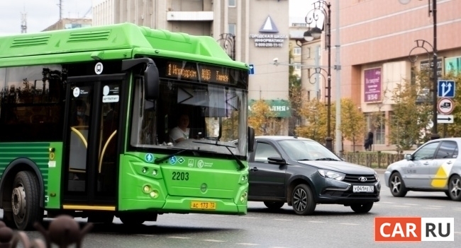 Должен ли перекупщик быть вписан в ПТС при продаже автомобиля?