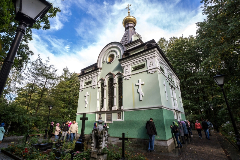 Ксения Петербургская — одна из самых необычных святых в православии. Чем она известна?